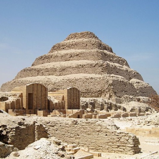 120_600px-Sakkara_02a.jpg