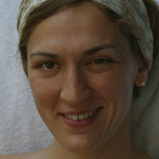 CRW_3884_crop_512.png