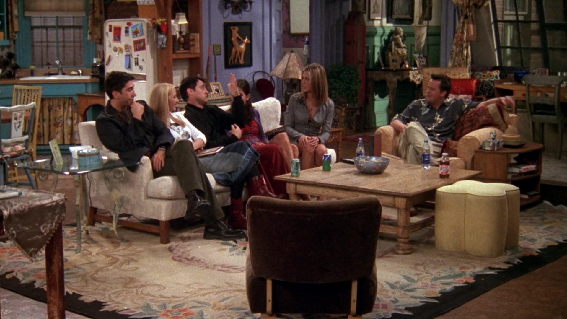 Friends_S08E04_00027846.jpg