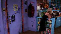 Friends_S08E06_00019780.jpg