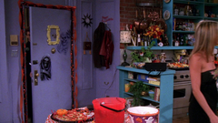 Friends_S08E06_00025683.jpg