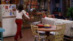 Friends_S08E07_00000271.jpg