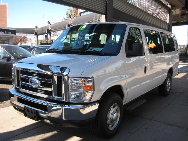 Ford E-Series Wagon Van 2012