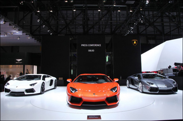 Lamborghini Aventador Coupe 2012