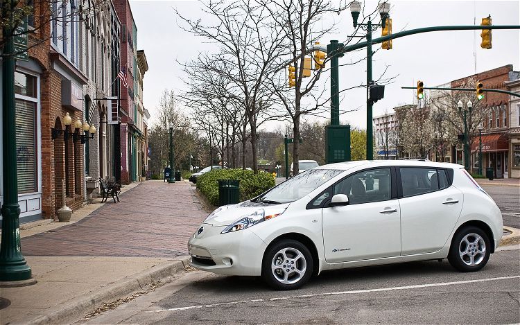 Nissan Leaf Hatchback 2012